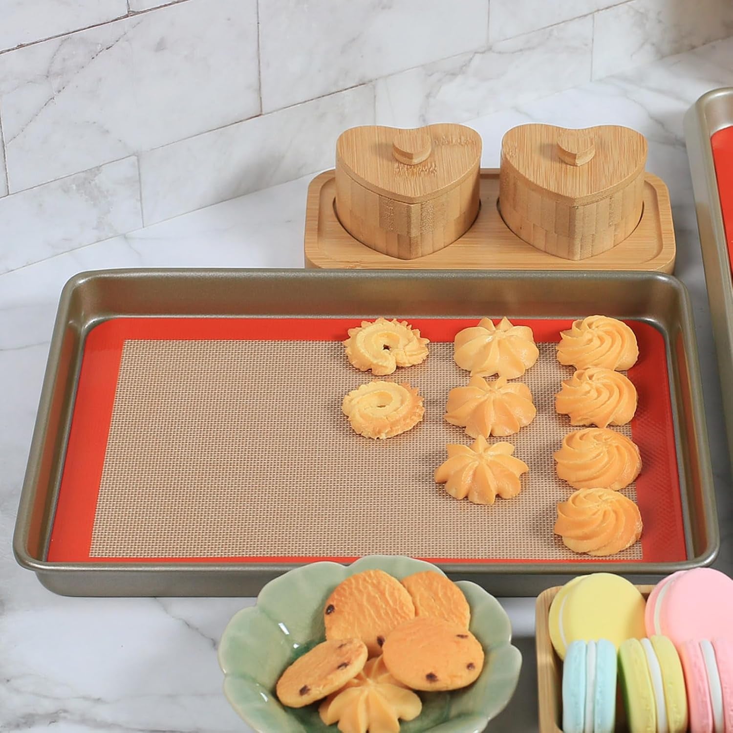 Quarter Sheet Silicone Baking Mat, 2 Pcs Non-Stick Silicone Baking Mats Cookie Sheet for 9X13 Baking Pan, Reusable Baking Sheet Liners Compatible with Nordic Ware Naturals Quarter Sheet